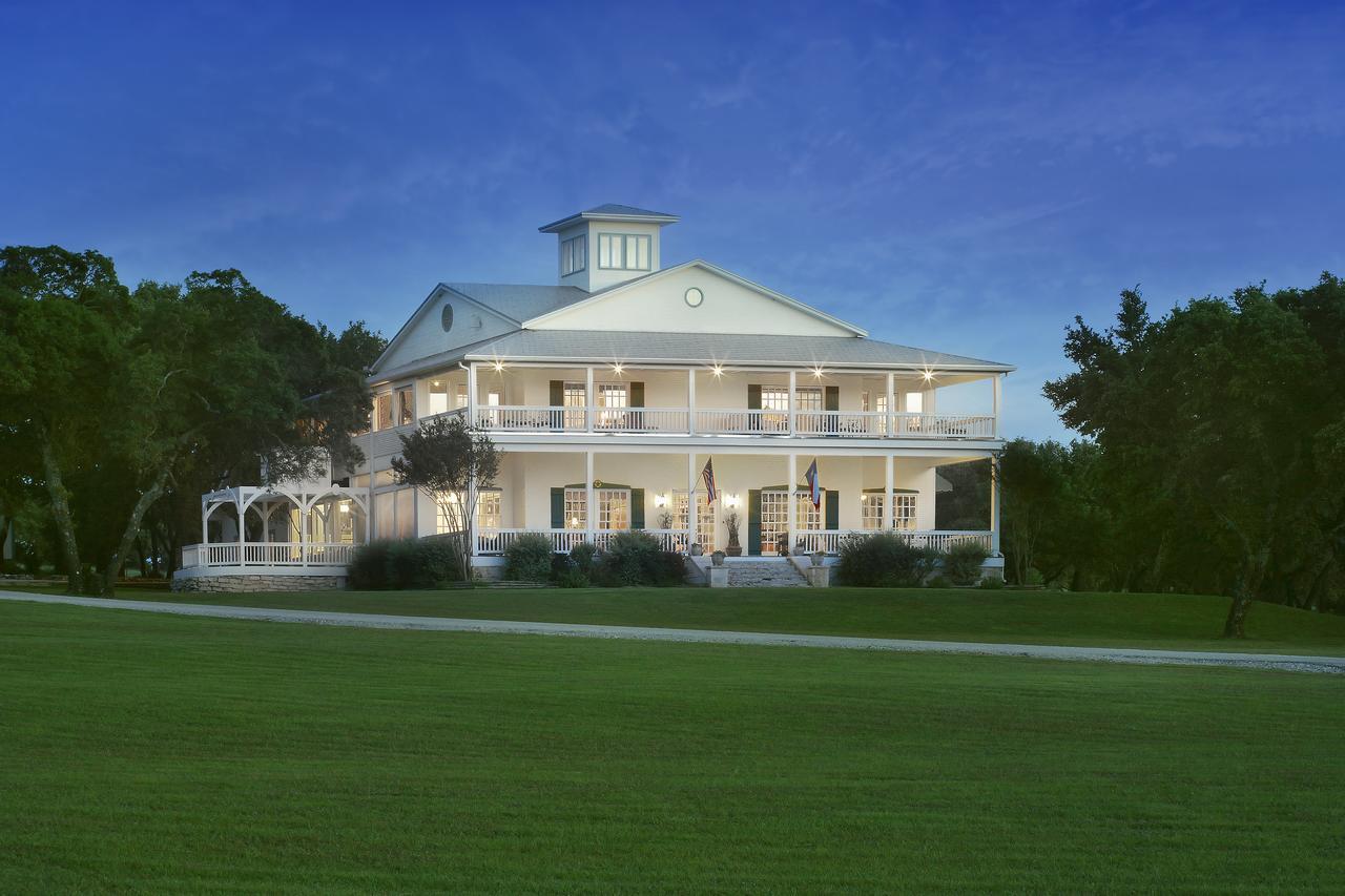 Rose Hill Retreat Aaa Four Diamond Inn Stonewall Bagian luar foto