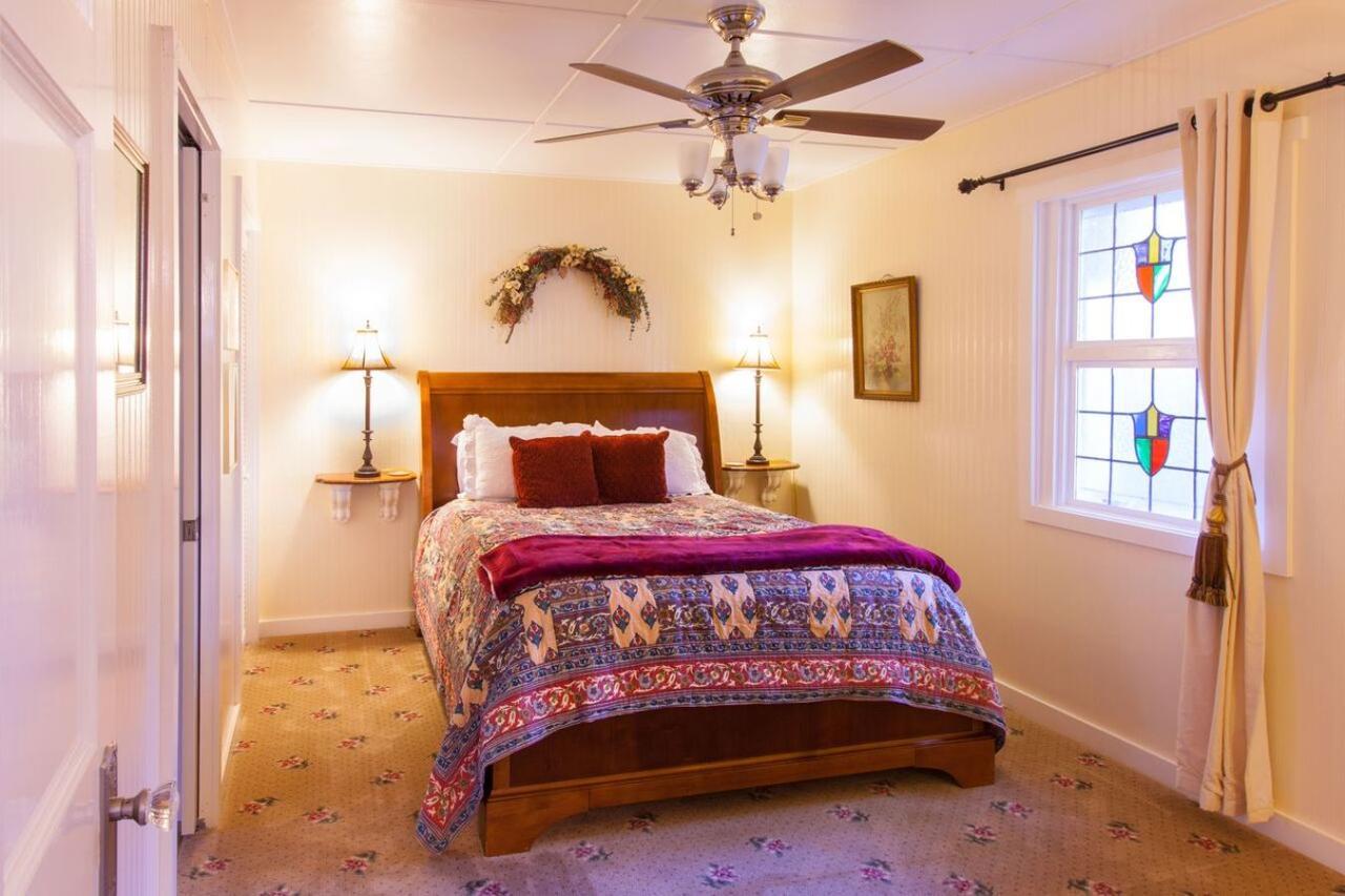 Rose Hill Retreat Aaa Four Diamond Inn Stonewall Bagian luar foto